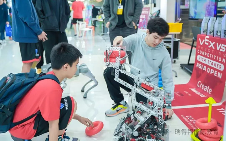 ������ø�����ѧУ